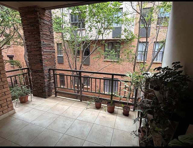 2 BEDROOM APARTMENT FOR SALE IN NEWLANDS